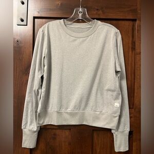 VUORI Daydream Crew Long Sleeve Women's Light Gray Cropped Size SMALL